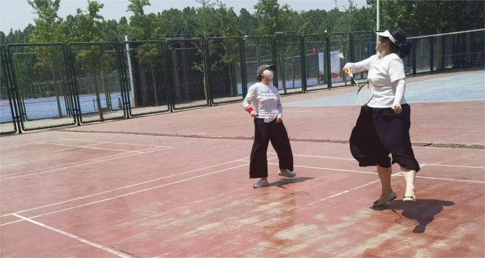 金融学院分工会第二届“双星闪耀·羽你同行” 教职工羽毛球比赛圆满落幕